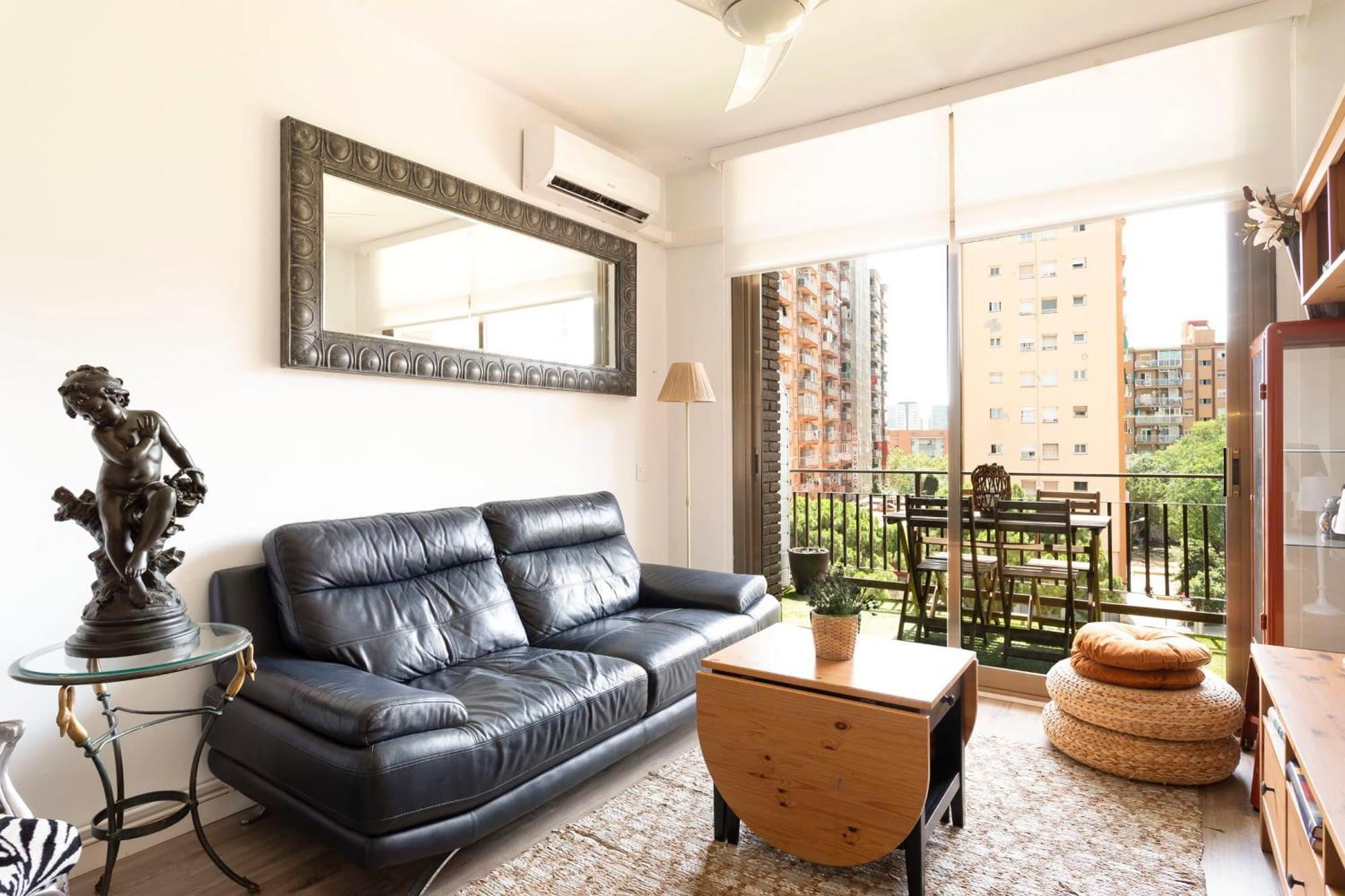Cozy Apartment Near Fira Gran Via With Ac L'Hospitalet de Llobregat Exterior foto
