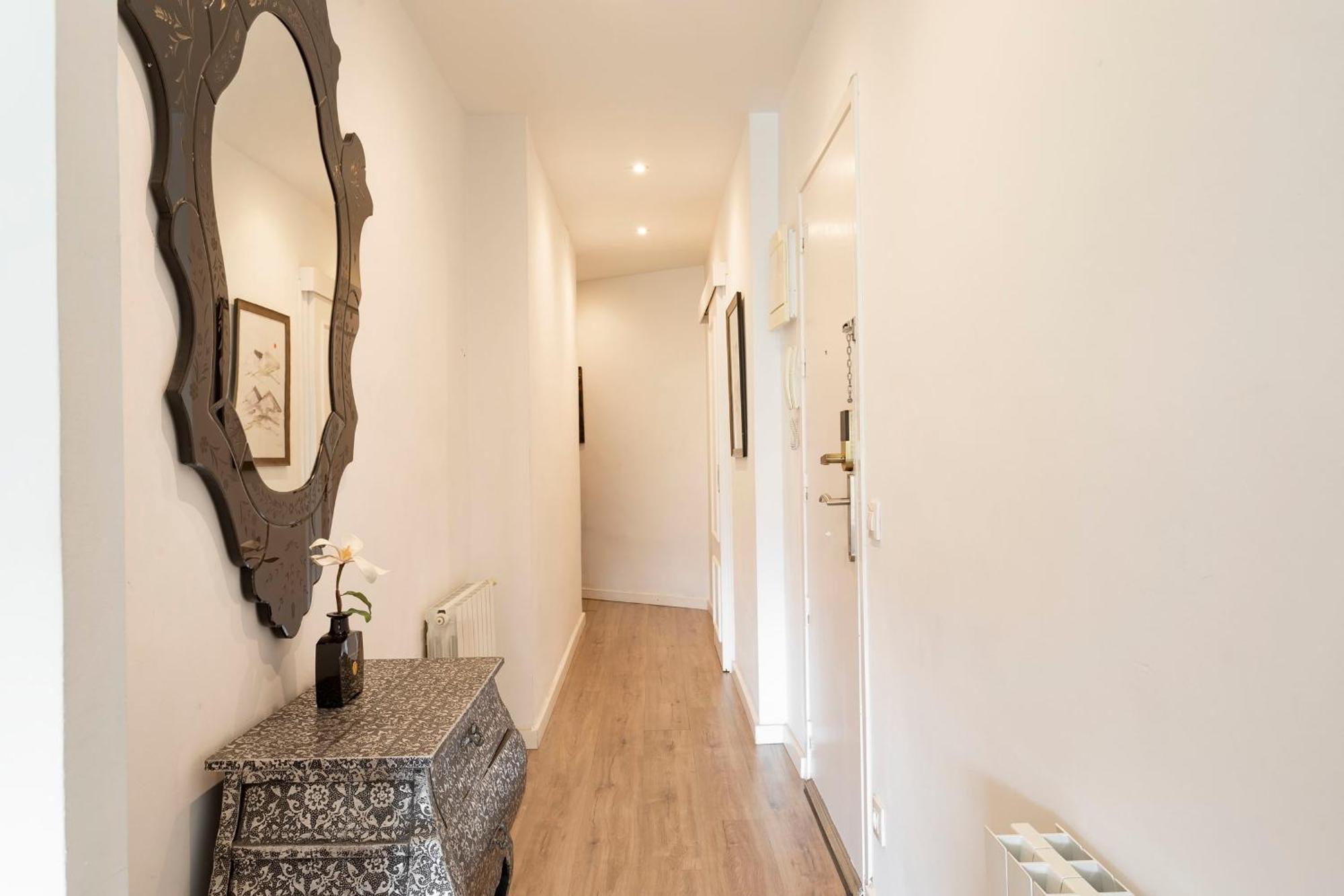 Cozy Apartment Near Fira Gran Via With Ac L'Hospitalet de Llobregat Exterior foto