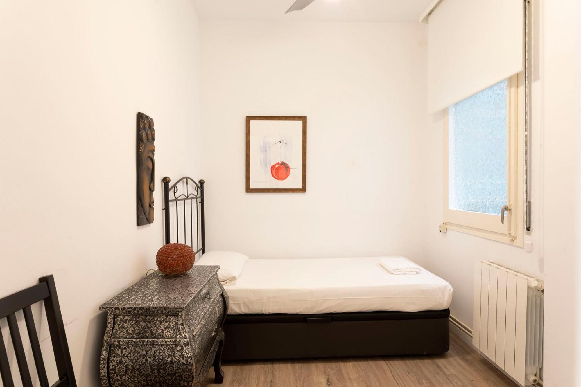 Cozy Apartment Near Fira Gran Via With Ac L'Hospitalet de Llobregat Exterior foto