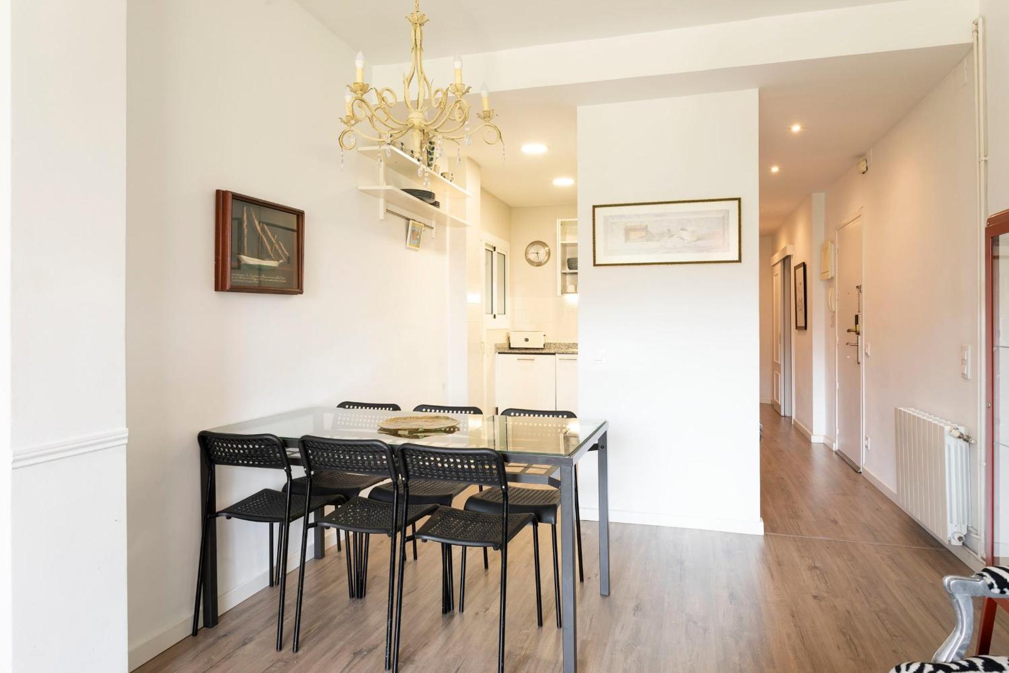Cozy Apartment Near Fira Gran Via With Ac L'Hospitalet de Llobregat Exterior foto