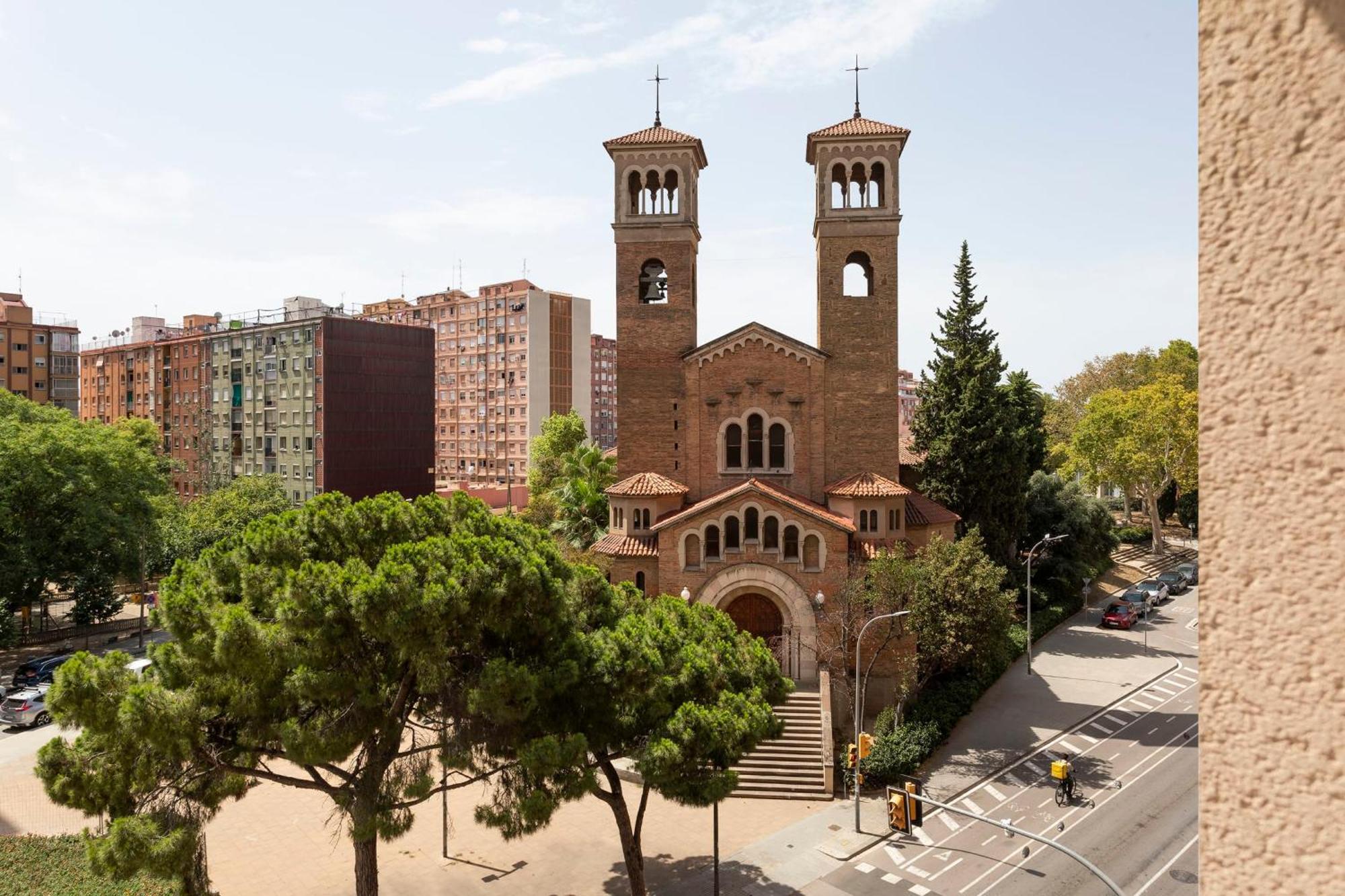 Cozy Apartment Near Fira Gran Via With Ac L'Hospitalet de Llobregat Exterior foto